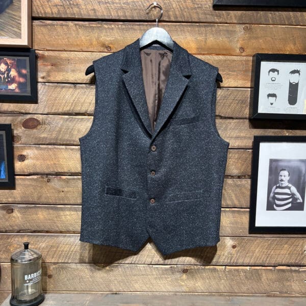 Aksel - Vest